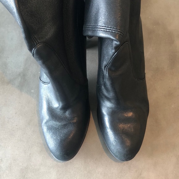 Stuart Weitzman Highland Leather Bootie - Picture 5 of 8